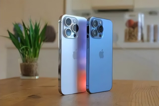 iPhone 15 全系大变样，刚买 14 的哭了！