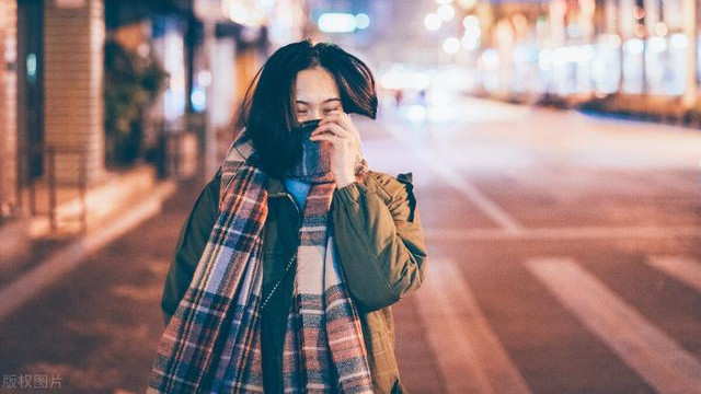 说好嫖资3万只给3千，女子怒斥要告诉老公并告诈骗，如何评价？