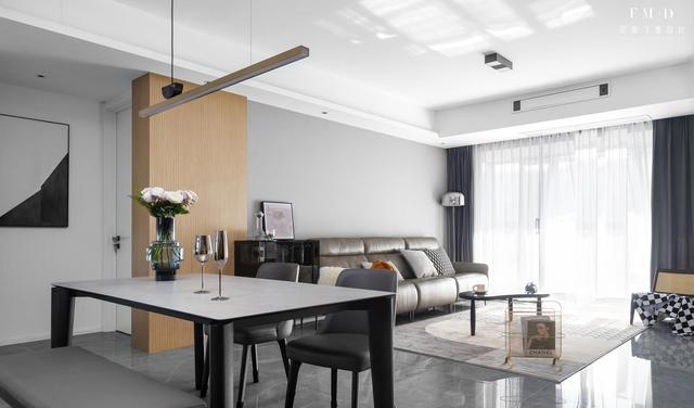 140将大横厅一拆为二，隔出间15儿童房，一儿一女都有地睡了