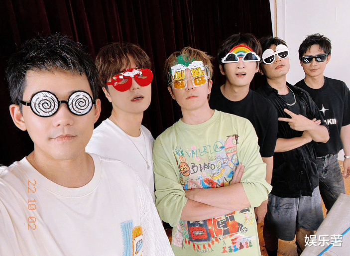 李炜|苏醒翻红,陈翔眼红要做团综,直言:苏醒火了,李炜更不出来了