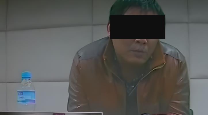 2013年,江苏男子屋内“地板藏尸”8年,美貌女友成“井下亡魂”