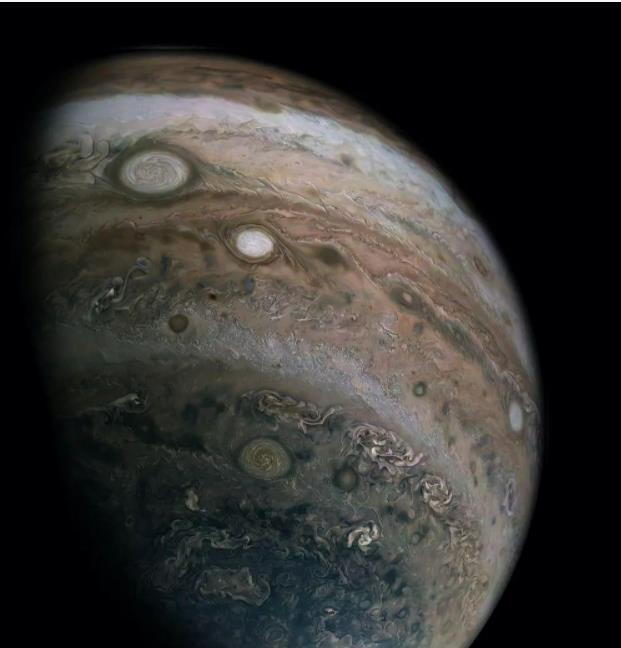 冥王星上出现巨型“蜗牛”，难道冥王星上偷偷孕育出了生命？