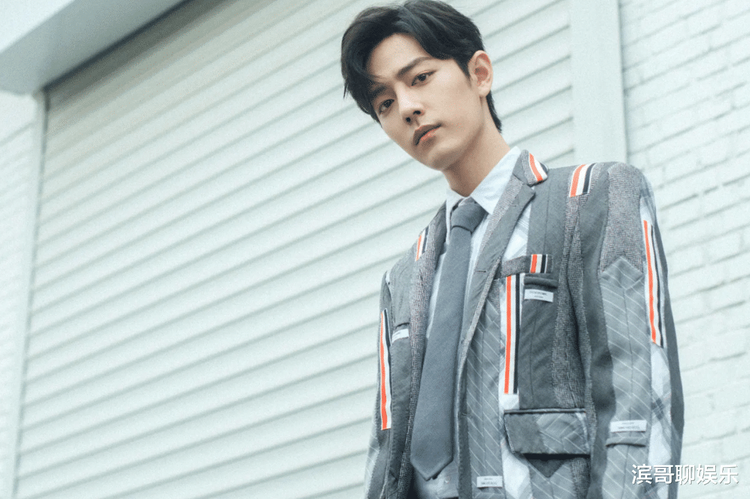 肖战|从肖战爆红到现在，三年过去了，黑子们都没找到石锤的黑料