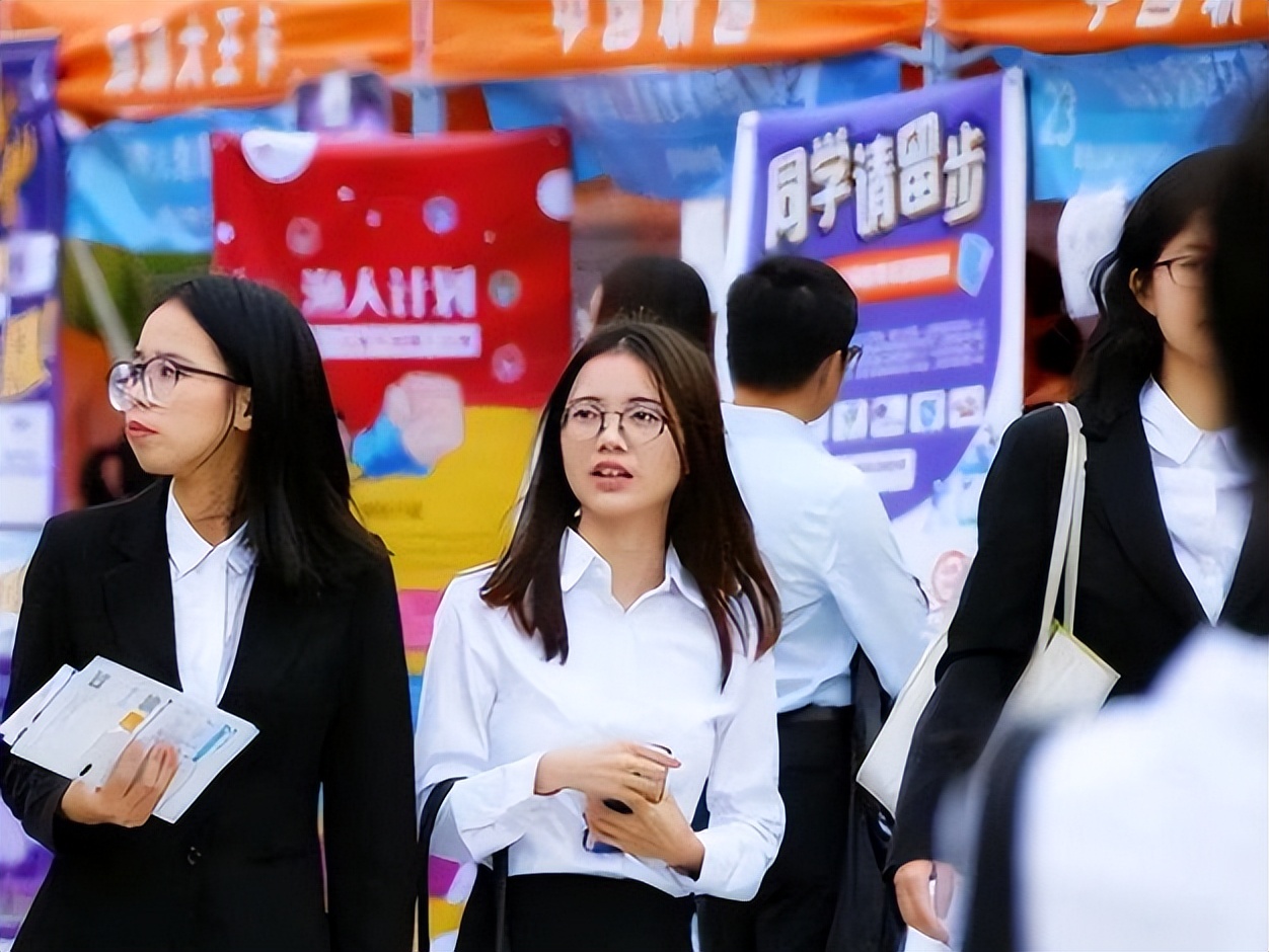 数字化转型|校招和社招的差别,应聘同一岗位被“区别对待”,别等踩坑再后悔