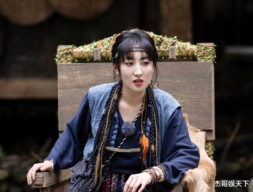 李沁|李沁，谢谢你让《麻花特开心》封神，也让观众看到了马丽的高情商