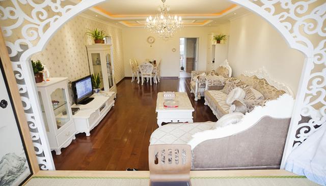 欧式田园风格的大两居，阳台内包成休闲区，让朋友都超羡慕的