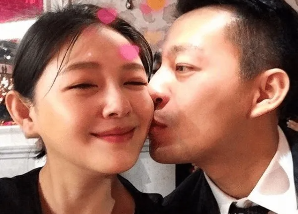 大S|汪小菲深夜发文回应,和大S徐熙媛是和平离婚,对张颖颖深感抱歉