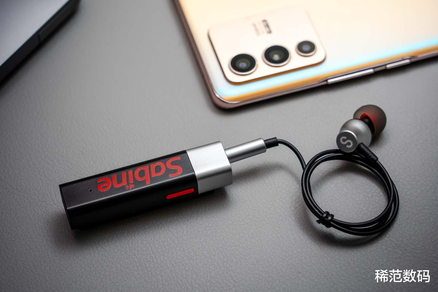 贴膜|塞宾智麦无线麦克风评测:手机制作VLOG的必备收音工具