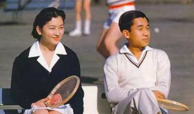 日本皇太后基因太强,后代全是眯眯眼,王妃再美都无法挽回颜值