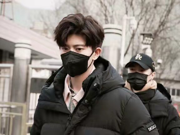 王源|众星云集，欢乐开怀，任嘉伦赵丽颖王源李宇春参加央视春晚彩排