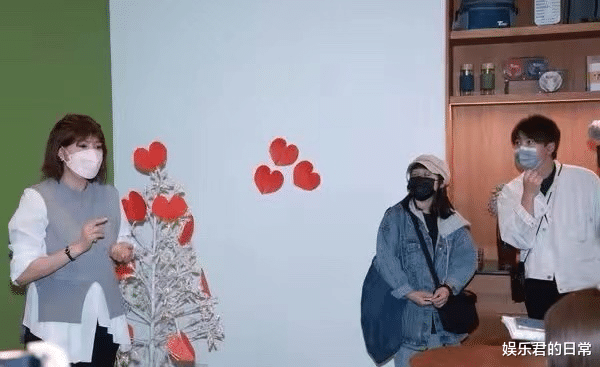 朱芯仪|36岁女星患乳腺癌后首露面采访！头发全部掉光，身形消瘦难掩憔悴