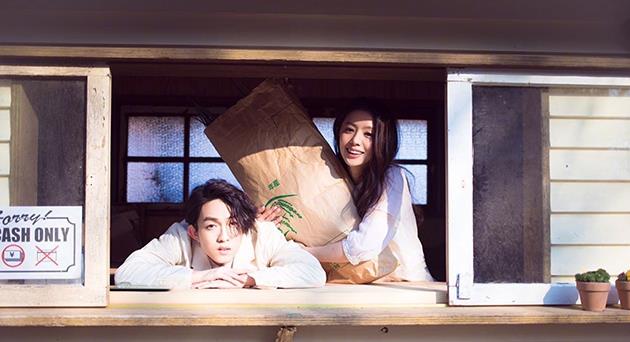 晒晒林宥嘉住的豪宅,厨房区域设计很简单,在家也会下饺子吃