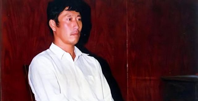 白宝山情人被判12年,出狱后记者问及白宝山,她含泪说了八个字