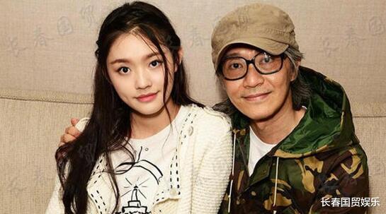 林允|“星女郎”林允素颜近照曝光，长发披肩神情憔悴，不化妆她长这样