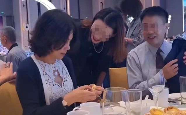 董明珠|董明珠一张婚宴私照流出:成就圈子,不如成就实力