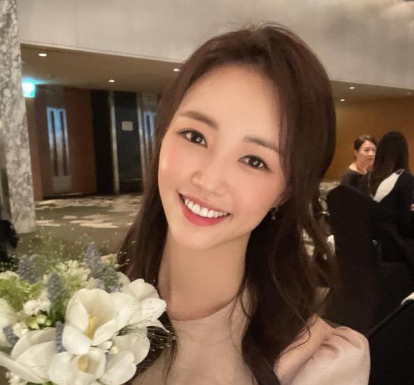 肖战|神话Andy主播未婚妻身份被挖出！甜美有气质正面照曝光