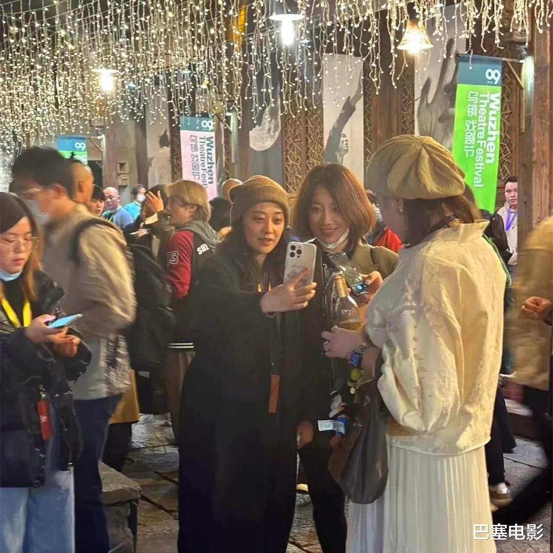 明星素颜|乌镇戏剧节：黄磊最忙碌，王一博最惊喜，梅婷童瑶素颜印象深