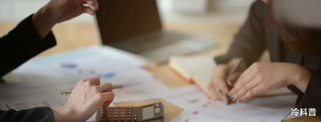 医生|家有女儿的应注意,未来十年适合女生的专业,收入发展都不错