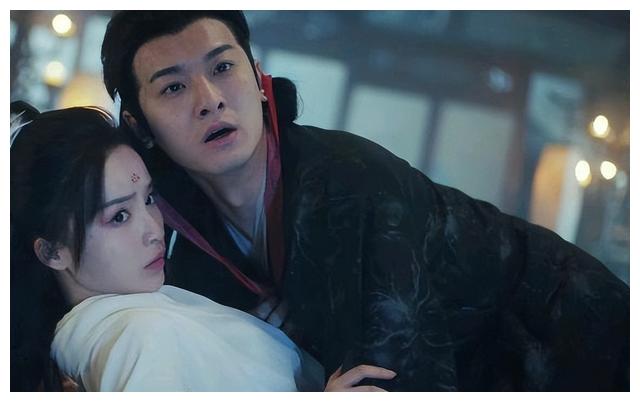 虚颜|一集只有10分钟，观众争相追捧，短剧《虚颜》凭什么比正剧播得好