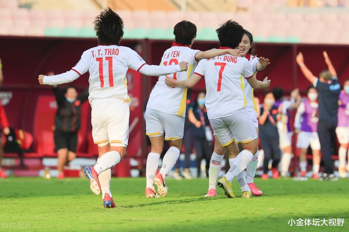 王霜|3-1！女足逆转越南，锁定世界杯资格，王霜2传1射，给男足打样