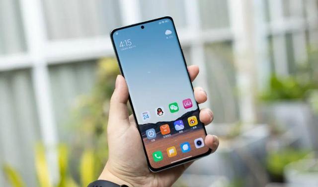 小米科技|目前最值得买的三款手机，续航性能都很强，至少能用三五年