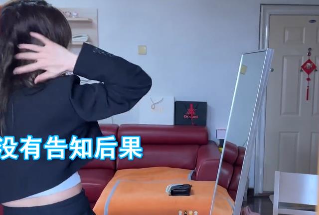 鸡胸肉 女子染发上色结果出大问题，头发一抓掉一把，店家：和我们没关系