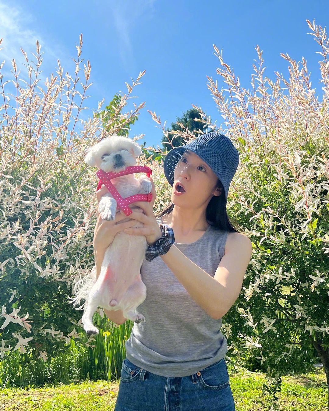 郑秀晶|郑秀晶晒近况,素颜也毫无屈辱的颜值,修长白皙的手臂有肌肉!