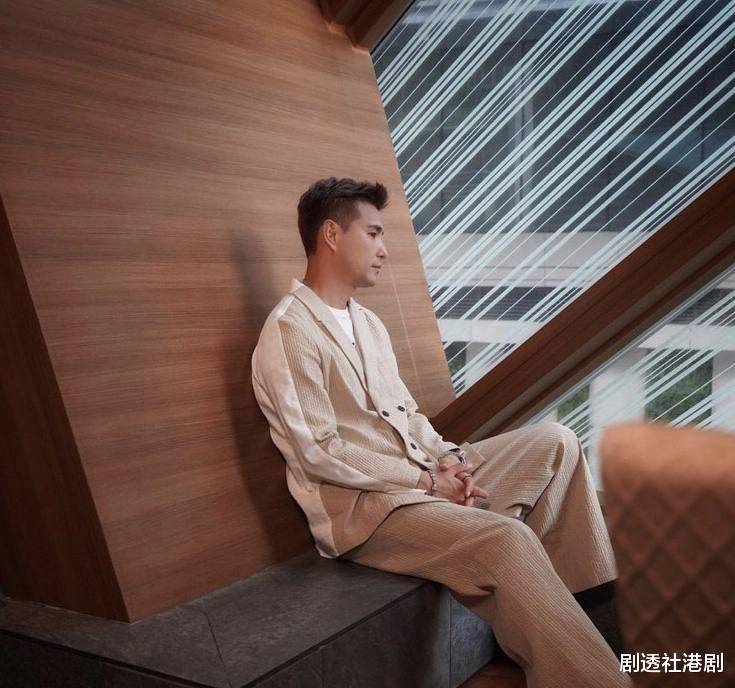 陈展鹏|45岁TVB视帝疑似开拓内地市场，自曝期待参加内地大热综艺节目