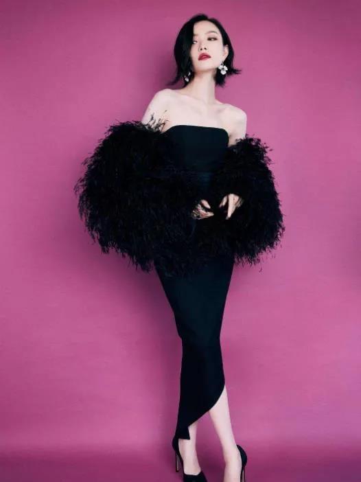 倪妮|露肩礼服别硬穿！倪妮香肩小露又纯又欲，张雨绮关晓彤肩肥脖子圆