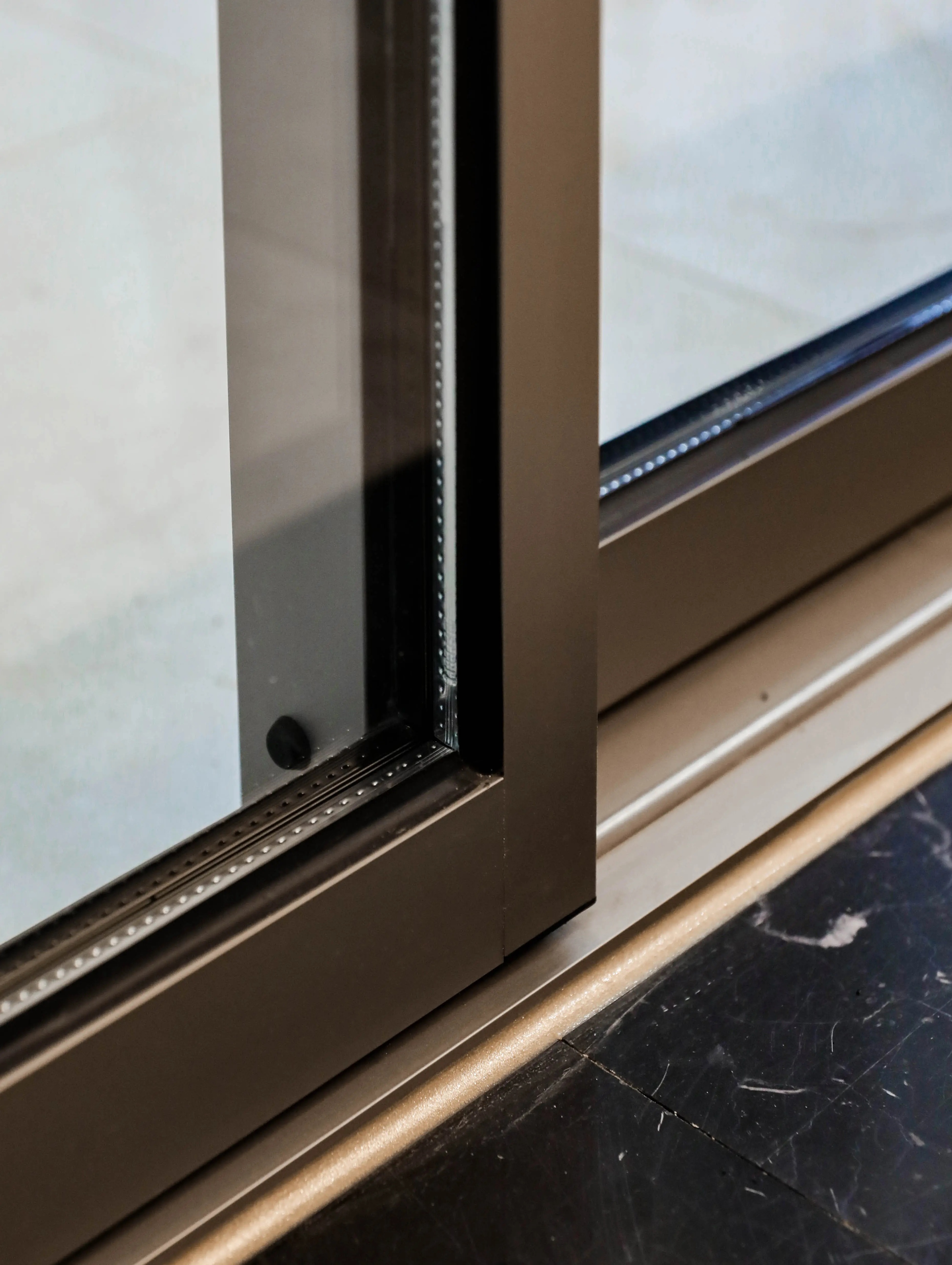 吊轨推拉门和地轨推拉门哪个好?我家换了3次,终于有答案了