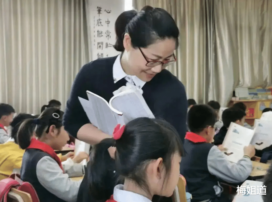 教师|22年考教资的人数超千万，其中800万人为非师范生，想上岸非易事