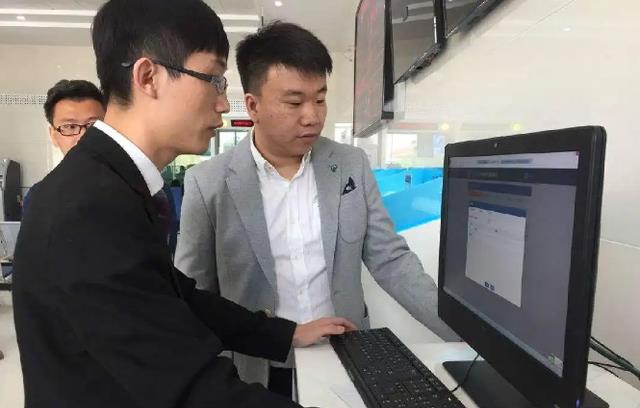 生肖|降薪后的“集体摆烂”,下班后不回消息不接电话,领导左右为难