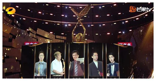 雷佳音|推荐词太长，老演员们不断看提词器，王雷和雷佳音的互动最生动