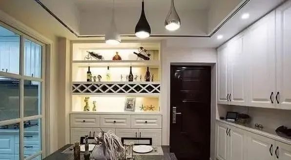 开门就是客餐厅就应该这么装,漂亮又实用不说,住着还人才兴旺!