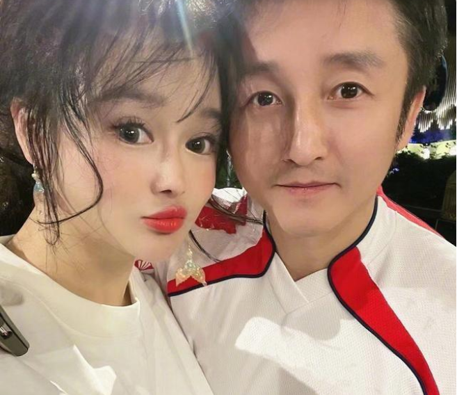 冉莹颖 拳王老婆拼四胎狂减肥,穿衣太暴露被批:还不如不穿