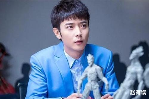 张丹峰|张丹峰女儿罕见露面!短头发大眼睛,超高颜值像妈妈