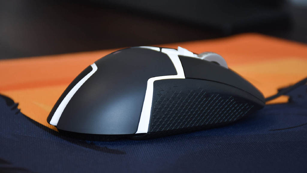 徕卡|罗技G502 Hero电竞鼠标：定制Hero 25K微动，11颗按键自定义