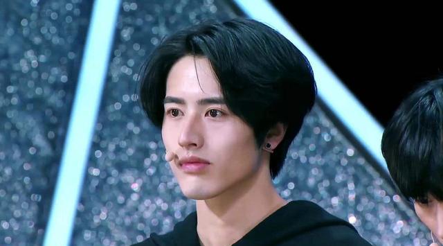 赵露思|又一个练习生被嘲古装吃藕男，造型抄袭镜玄，可惜女主撞脸赵露思