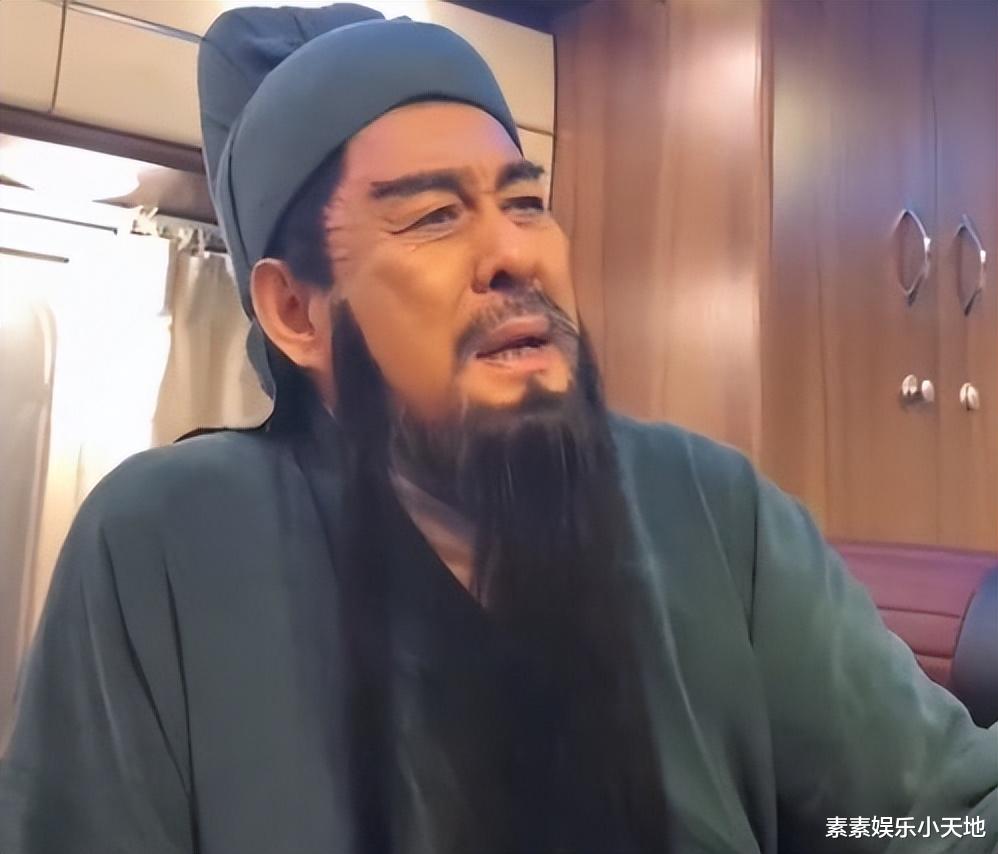 陆树铭告别仪式:悼念厅摆满花圈,孝子捧遗照做最后送别