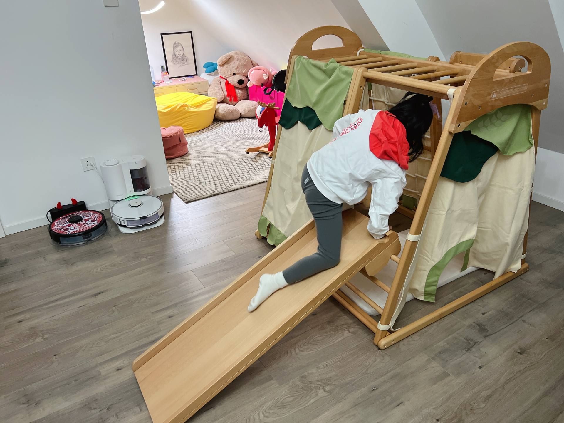 斜顶鸡肋空间变废为宝！儿童多功能活动区，啥啥都有