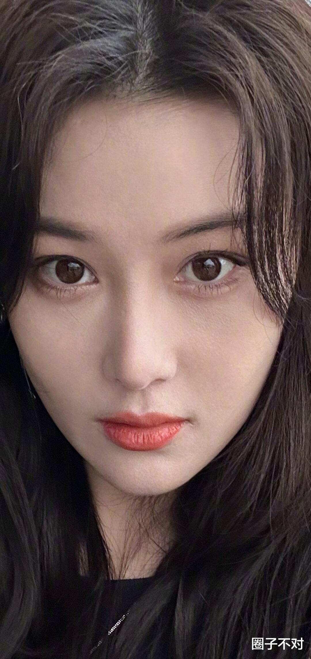 张馨予|张馨予自拍VS他拍,原来有些人生来就是“吃这碗饭”的