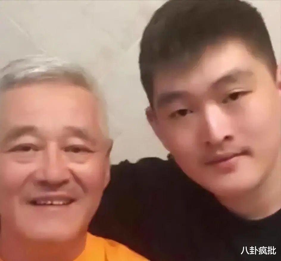 赵一楠|赵本山独子赵一楠:银行卡的利息,就比你们过得好!