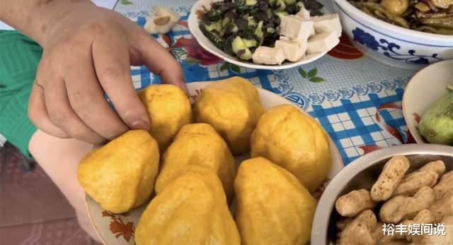 林威|67岁港星林威河北农村蹭饭！亲自到菜园中摘菜，做一大桌乡村美食