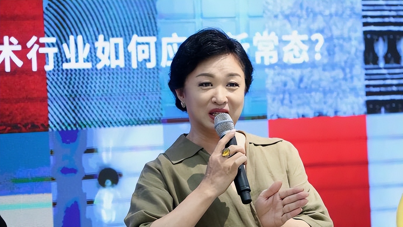 张译|张译照顾出车祸的初恋女友十年，领奖时一只蝴蝶落在他胸口不离开