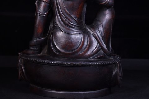 沉香木|旧藏：老沉香木雕“自在观音”摆件。