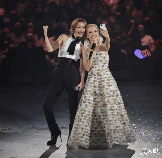 郑秀文|郑秀文健身过度太疯狂!身材壮硕似“金刚芭比”,穿挂脖衬衫太有男人味