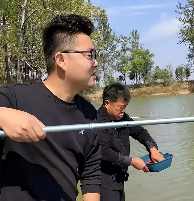 直播带货|一木熊磊同框直播带货,一木回应与熊磊关系,双方就是单纯的朋友