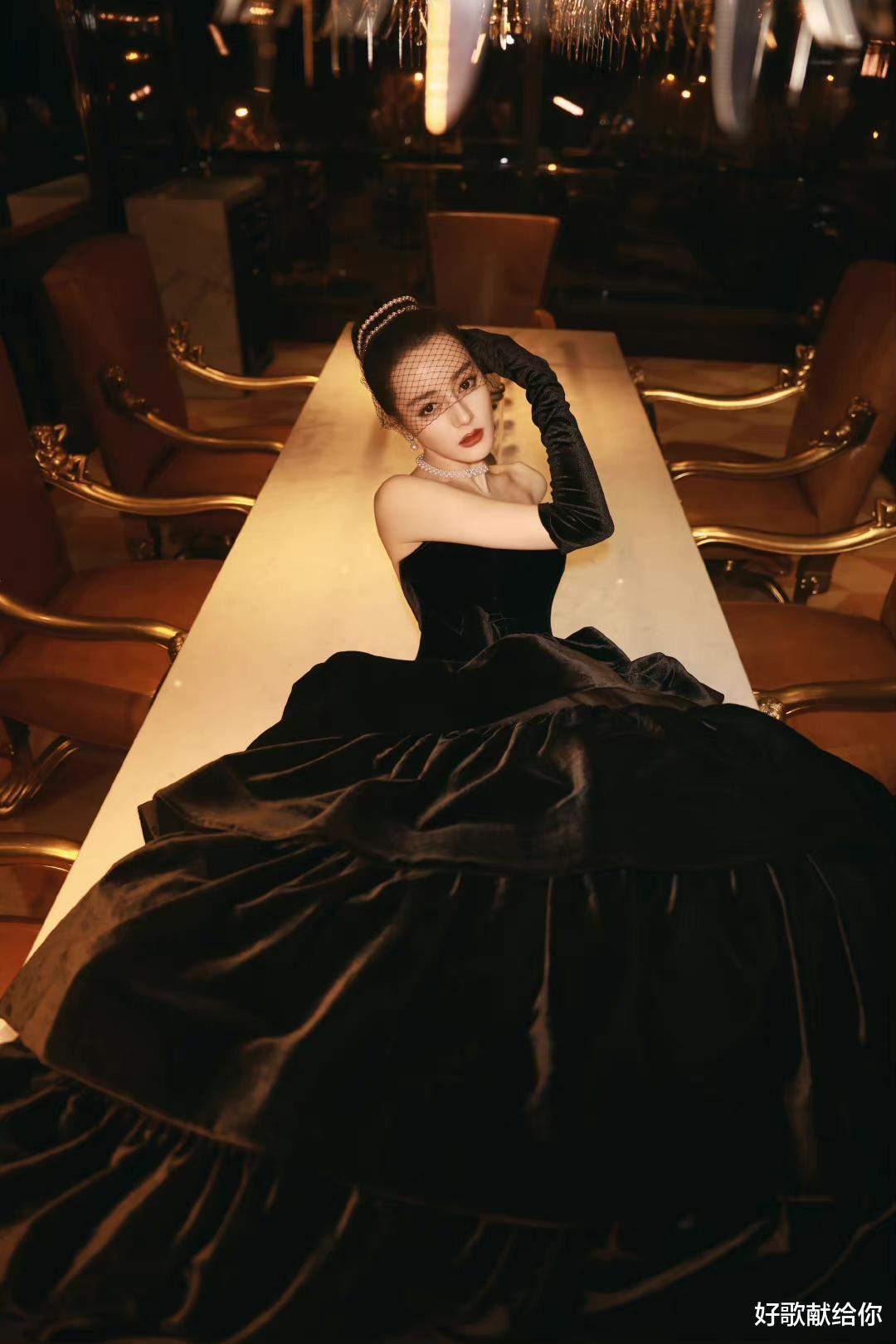 迪丽热巴|把秀场当事业的十大女星，在红毯上万丈豪情，拼演技只能退避三舍