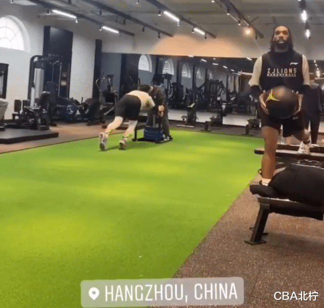 广东男篮|CBA三消息：广厦大杀器已跟队，广东已经有收获，郭士强迎来考验