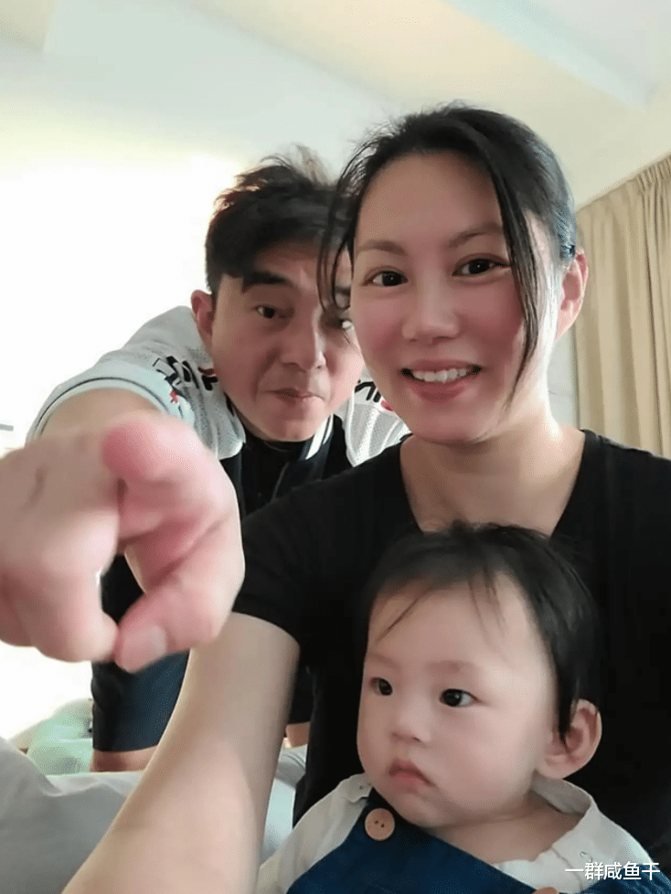 吕方|吕方:一辆宝马让我看透郑裕玲后,租房秘婚小16岁的千万富婆